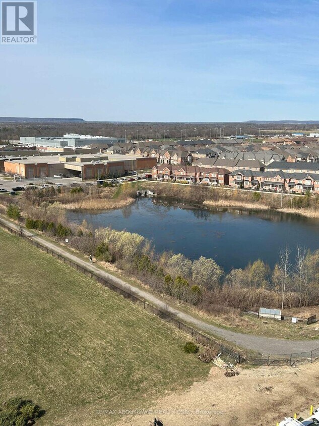 Photo du bâtiment - 405 Dundas St W