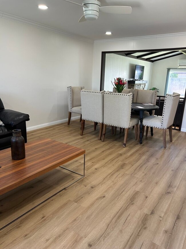 Building Photo - Beautiful 3 Bedroom 2 Bath !!