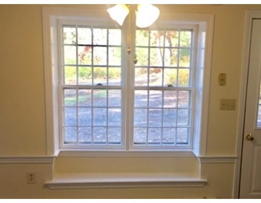 Building Photo - 15 Erikson Ln