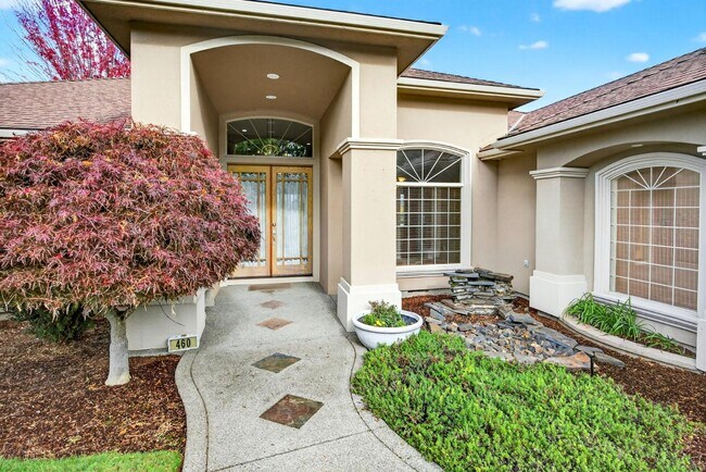 Foto del edificio - 460 Robert Trent Jones Blvd