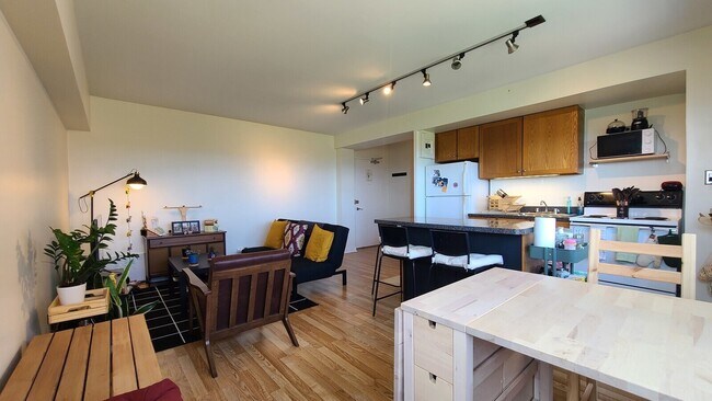 Foto del edificio - 4980 N Marine Dr