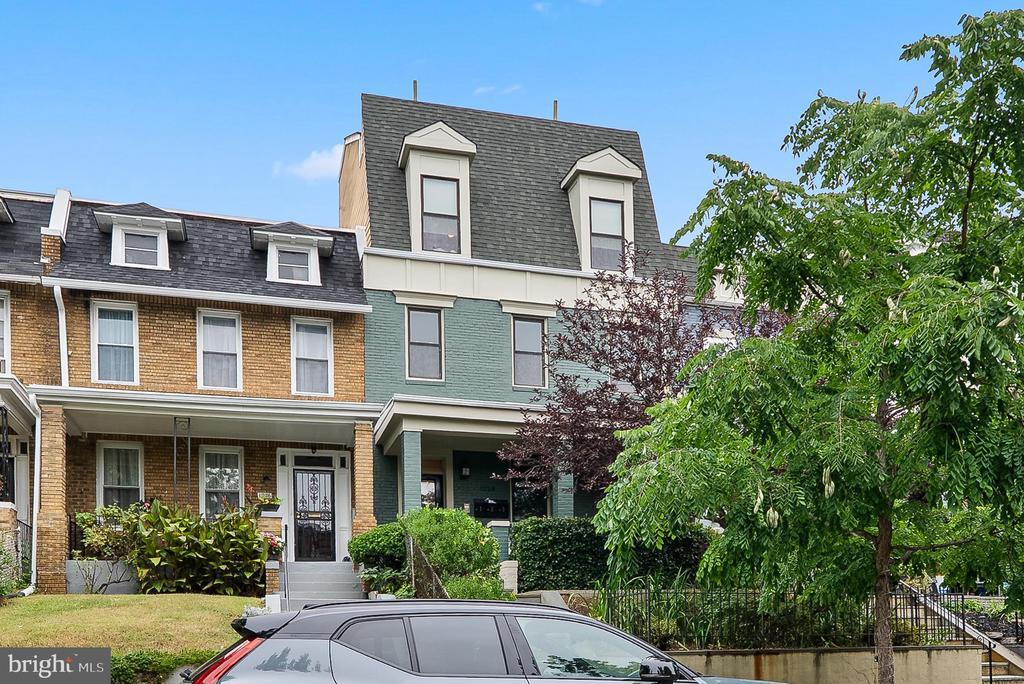 Primary Photo - 1228 I St NE