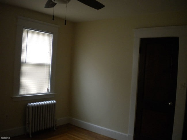 Building Photo - 151 Helen St