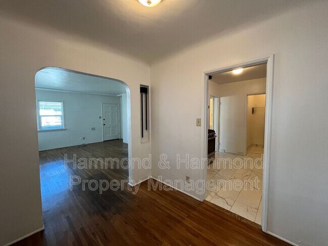Foto del edificio - 12243 Magnolia Blvd