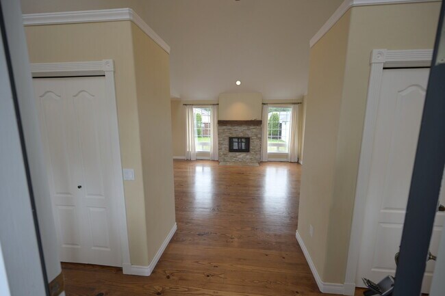 Foto del edificio - 3 bed 2 bath home near Carrie Blake Park, ...