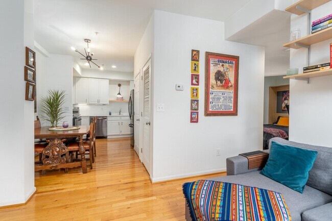 Foto del edificio - 610 Irving St NW