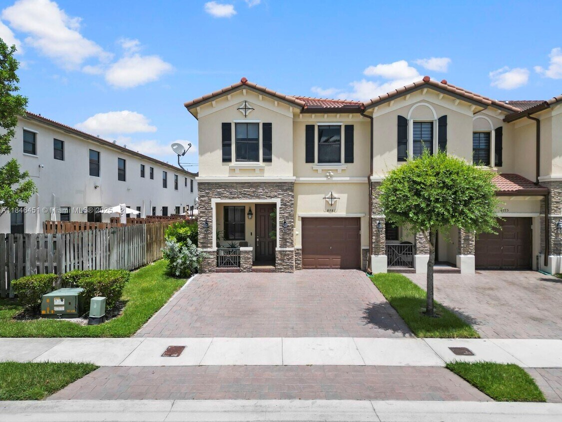 Primary Photo - 8781 NW 98th Ct