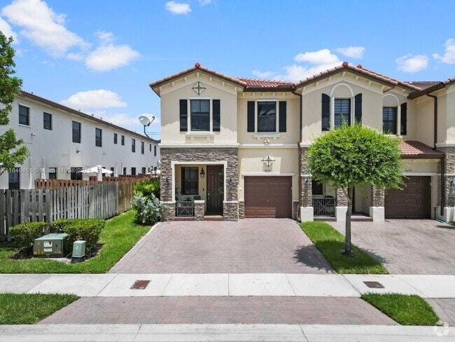Building Photo - 8781 NW 98th Ct