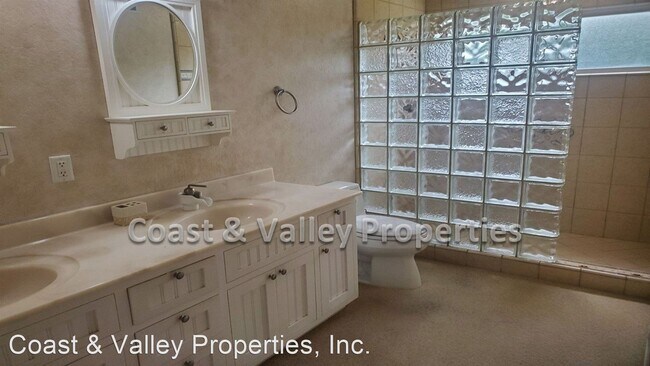 Foto del edificio - 4 br, 2.5 bath House - 443 La Jolla Wy.