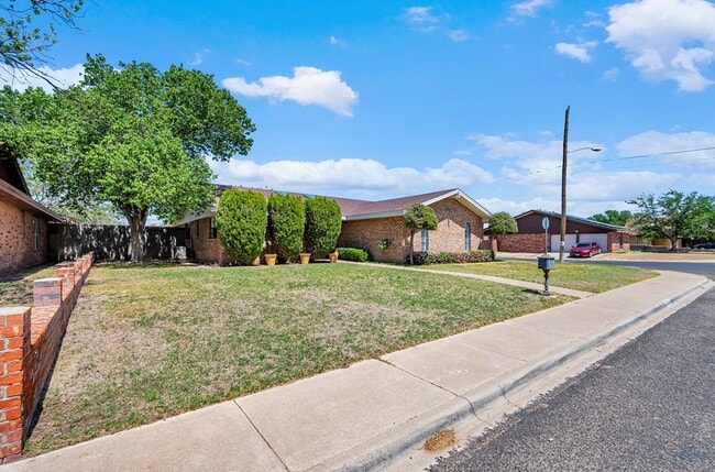 Foto del edificio - 1800 W 23rd St