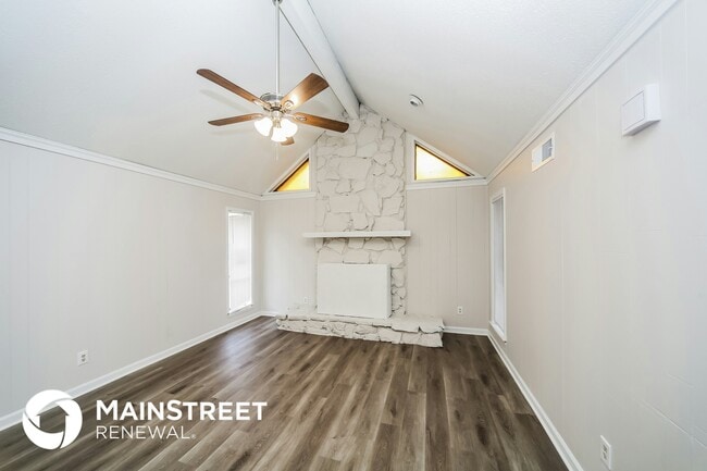 Building Photo - 3453 Cloudland Dr