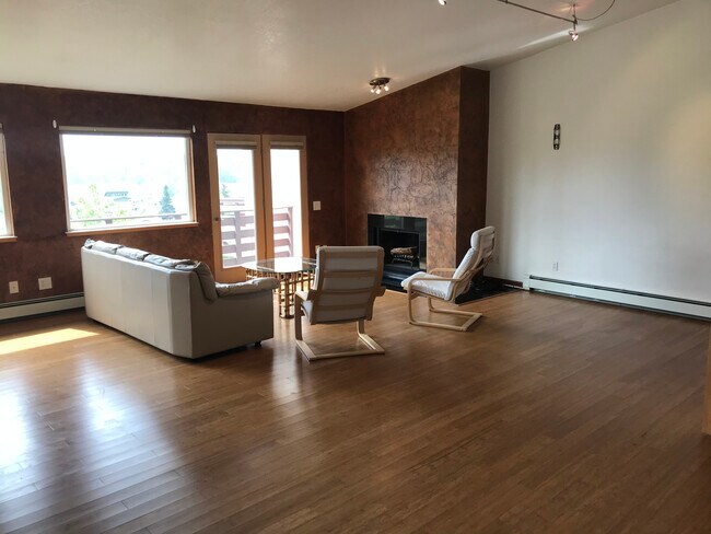 Foto del edificio - 1220 E 16th Ave