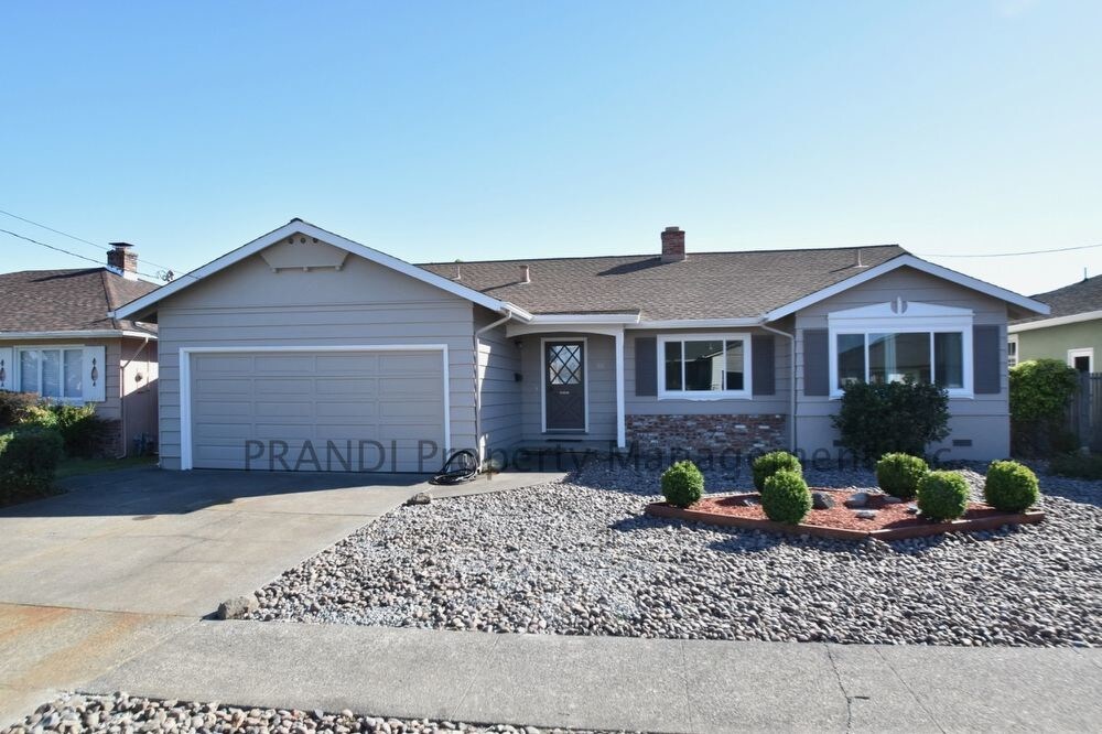 Available Now 4 Bedroom Corte Madera Home. House for Rent in Corte