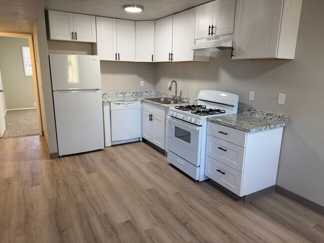 Foto del edificio - (PKW #5) 2 Bedroom/1Bath