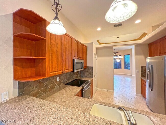 Foto del edificio - 15459 Laguna Hills Dr