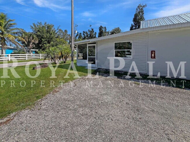 Foto del edificio - 15206 Stringfellow Rd