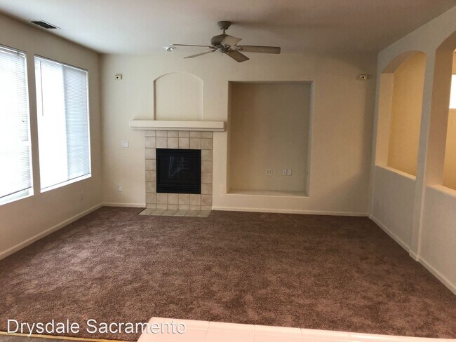 Building Photo - 4 br, 2 bath House - 2821 Tree Swallow Circle
