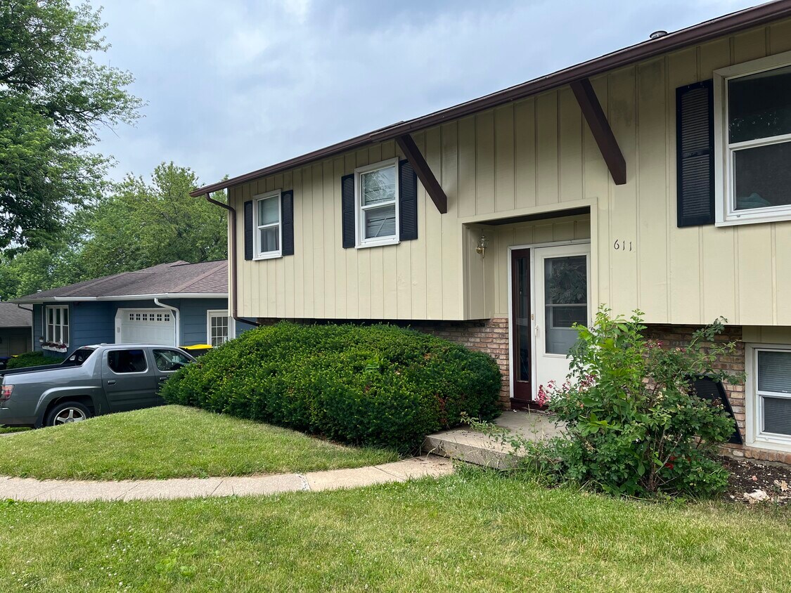 611 Keswick Dr Unit 611, Iowa City, IA 52246 Apartments in Iowa City