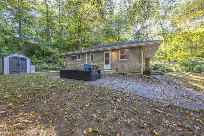 Photo - 451 Birch Mountain Rd House