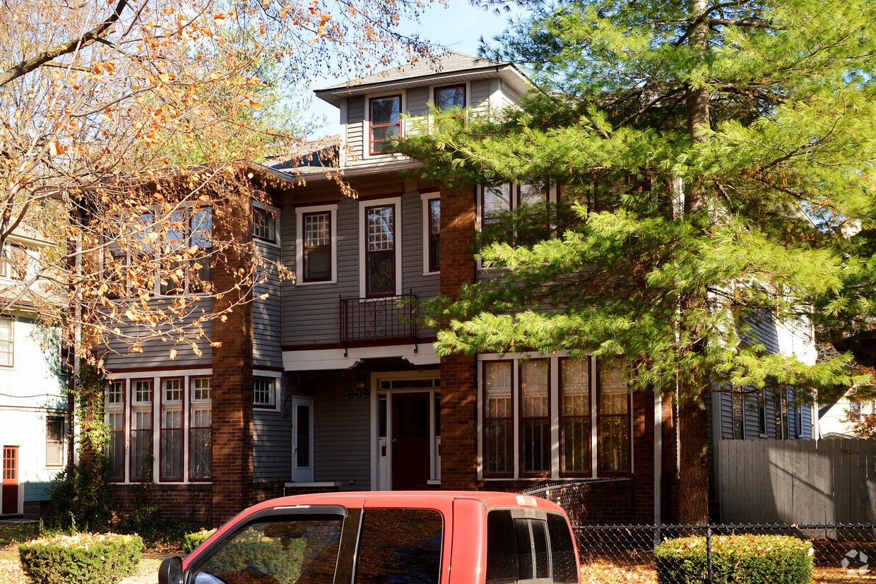 Building Photo - 609 Woodruff Place Middle Dr