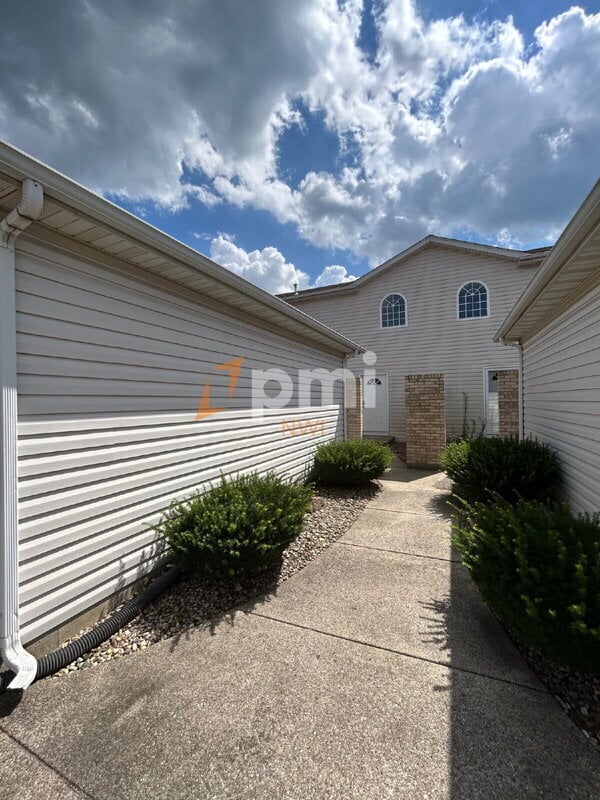 Building Photo - 162 Mallard Pointe Dr