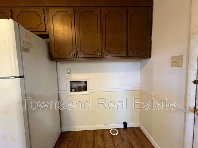 Foto del edificio - 236 Ramona Dr