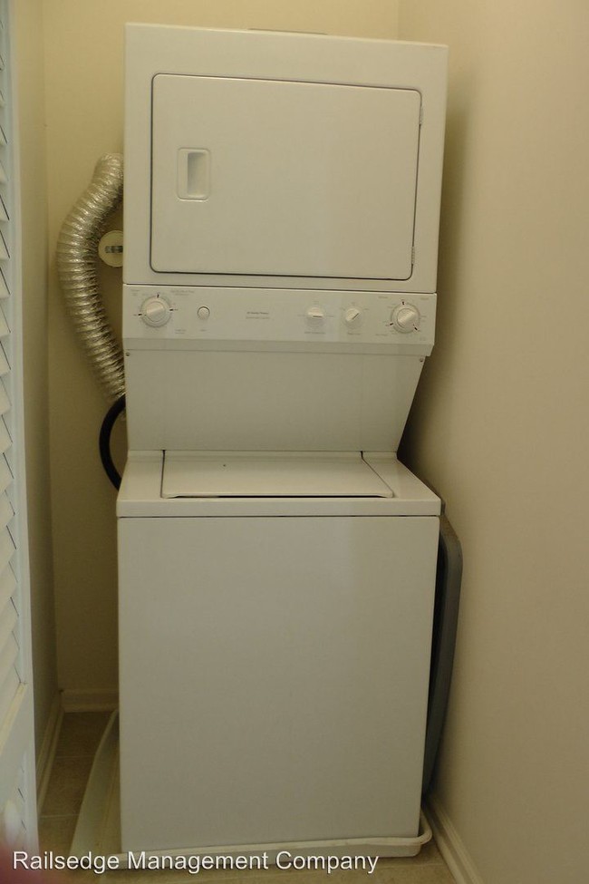 Building Photo - 1 br, 1 bath House - 378 Route 518 Apt 2F