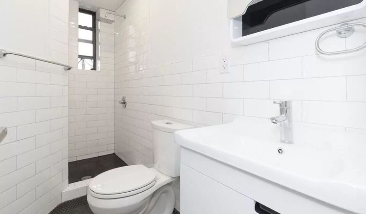 Foto del edificio - 317 East 5th Street