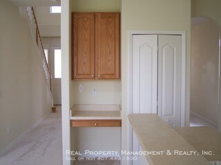 Building Photo - Beautiful 5 BR / 3.5 BA House in Eagle Creek