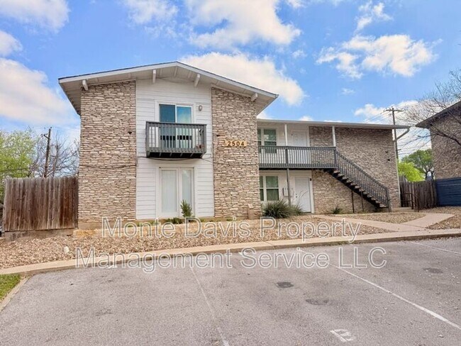 Foto del edificio - 2504 Manor Cir