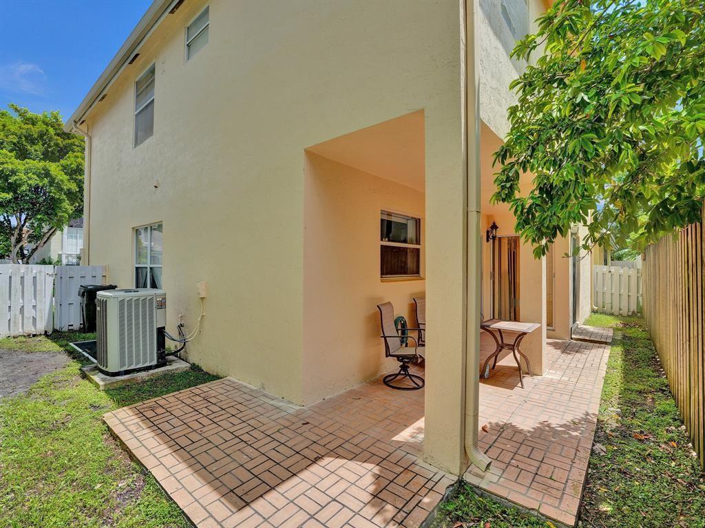 Foto del edificio - 4224 NW 56th Dr