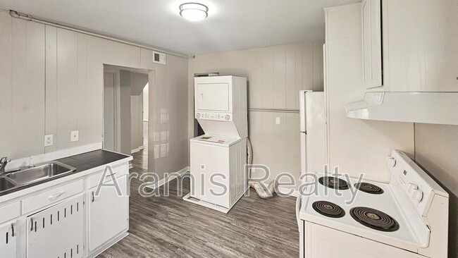 Foto del edificio - 580 Holly St NW