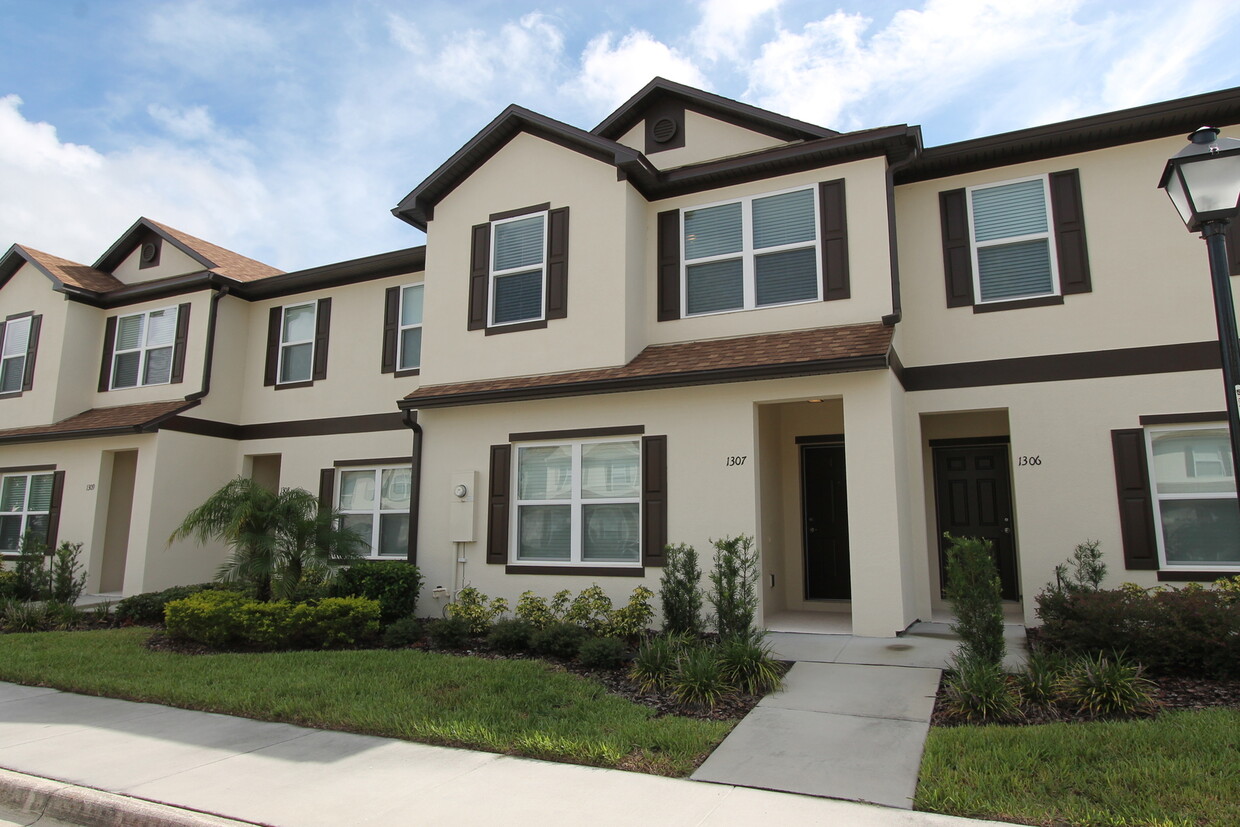 Winter Springs - 3 Bedroom, 3 Bathroom - $1,950.00 - Winter Springs - 3 Bedroom, 3 Bathroom - $1,950.00