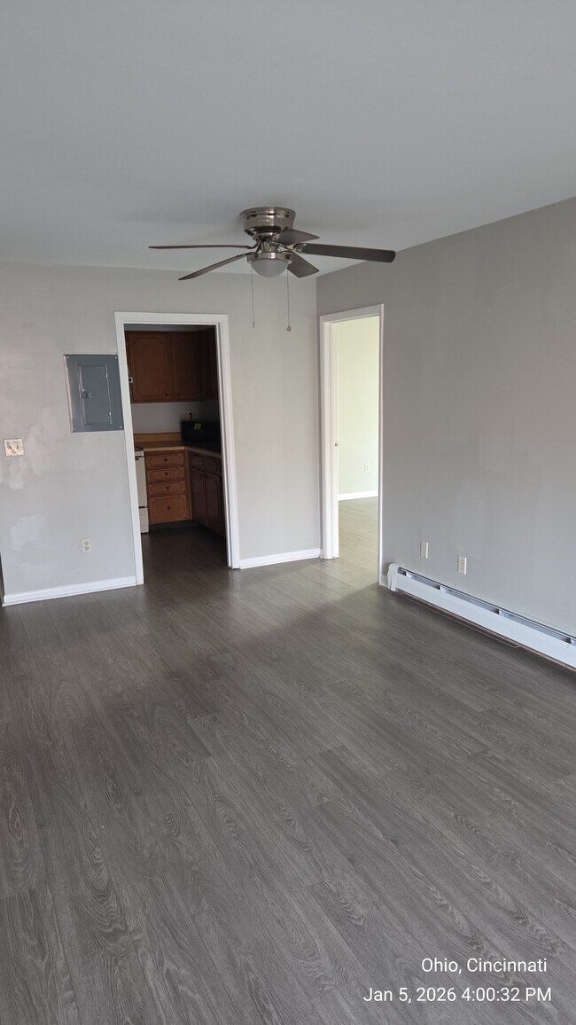 Foto del edificio - 1809-1813 Mears Ave