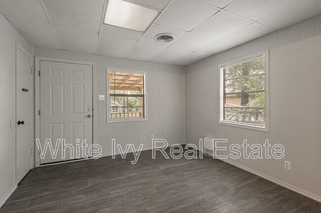 Building Photo - 299 Pine Harbor Dr