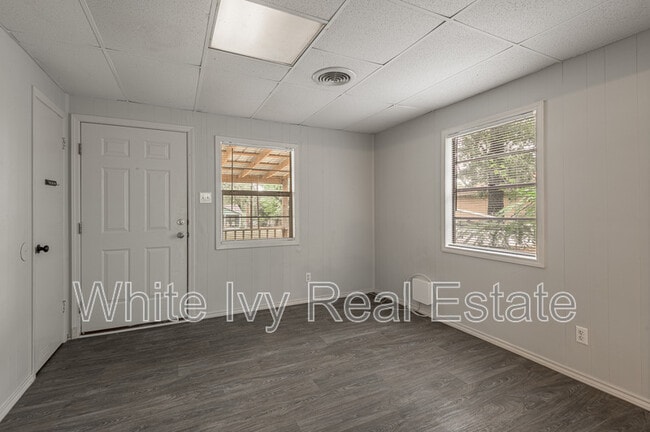 Foto del edificio - 299 Pine Harbor Dr