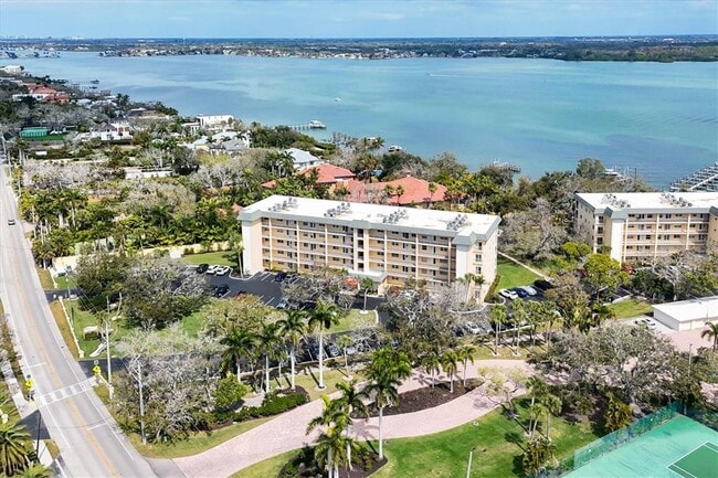 Building Photo - 8625 Midnight Pass Rd