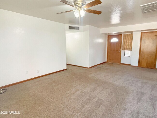 Foto del edificio - 35414 N 15th Ave