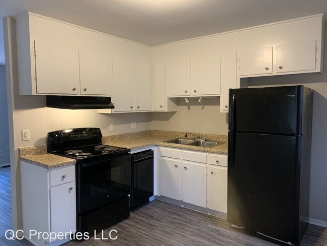 Building Photo - 3 br, 1 bath House - 918 Davenport St