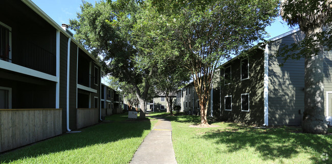 Building Photo - Mosswood Apartment Homes