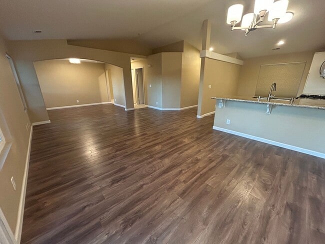 Building Photo - Great Family Home in Fantastic Hollister Neighborhood!