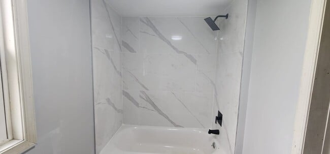 Building Photo - 54 Penn St