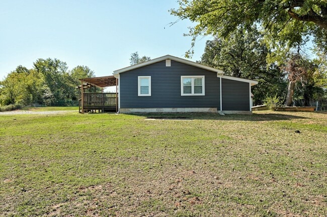 Building Photo - Well Cared 2 Bed / 1 Bath Home in CHOCTAW ...