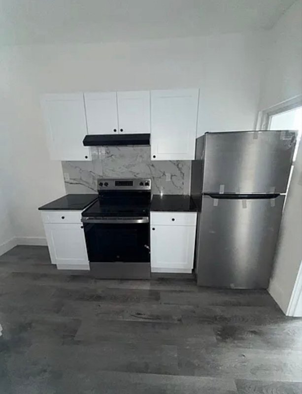 Building Photo - 25 Riverview Pl