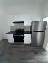 Building Photo - 25 Riverview Pl