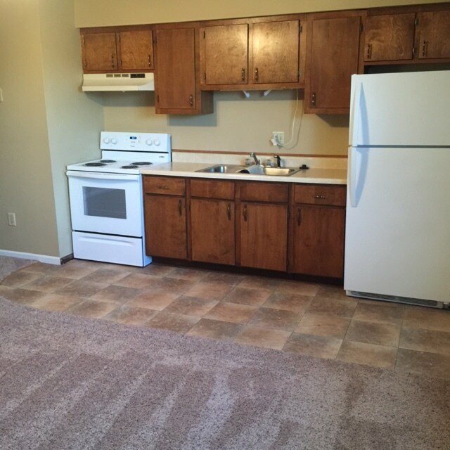 Primary Photo - 102 E Glendale Dr