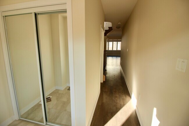 Building Photo - 58 Stern Dr