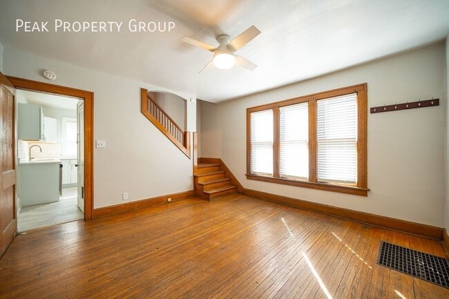 Building Photo - NEWLY RENOVATED TOWNHOME! Located in the S...