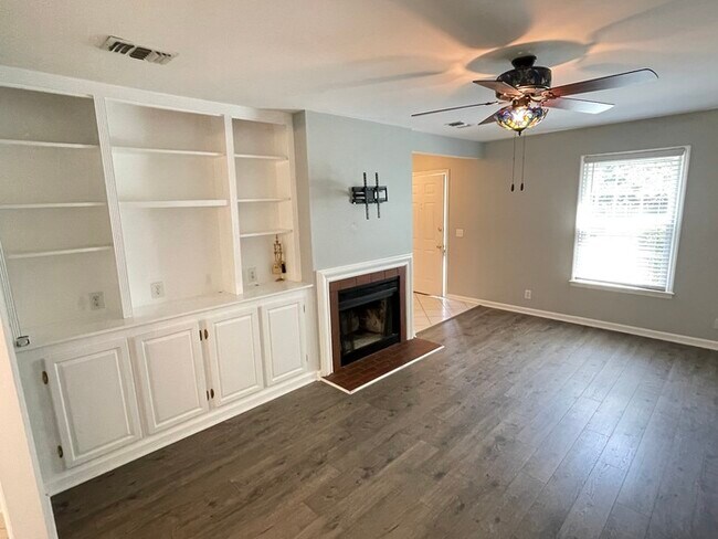 Foto del edificio - Cottage Place townhomes off Lebanon Pk!
