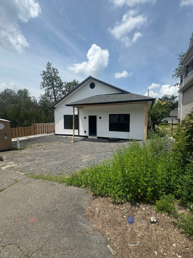 Building Photo - 515 Harrison Ave